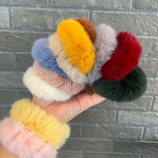 Pliušinės plaukų gumytės